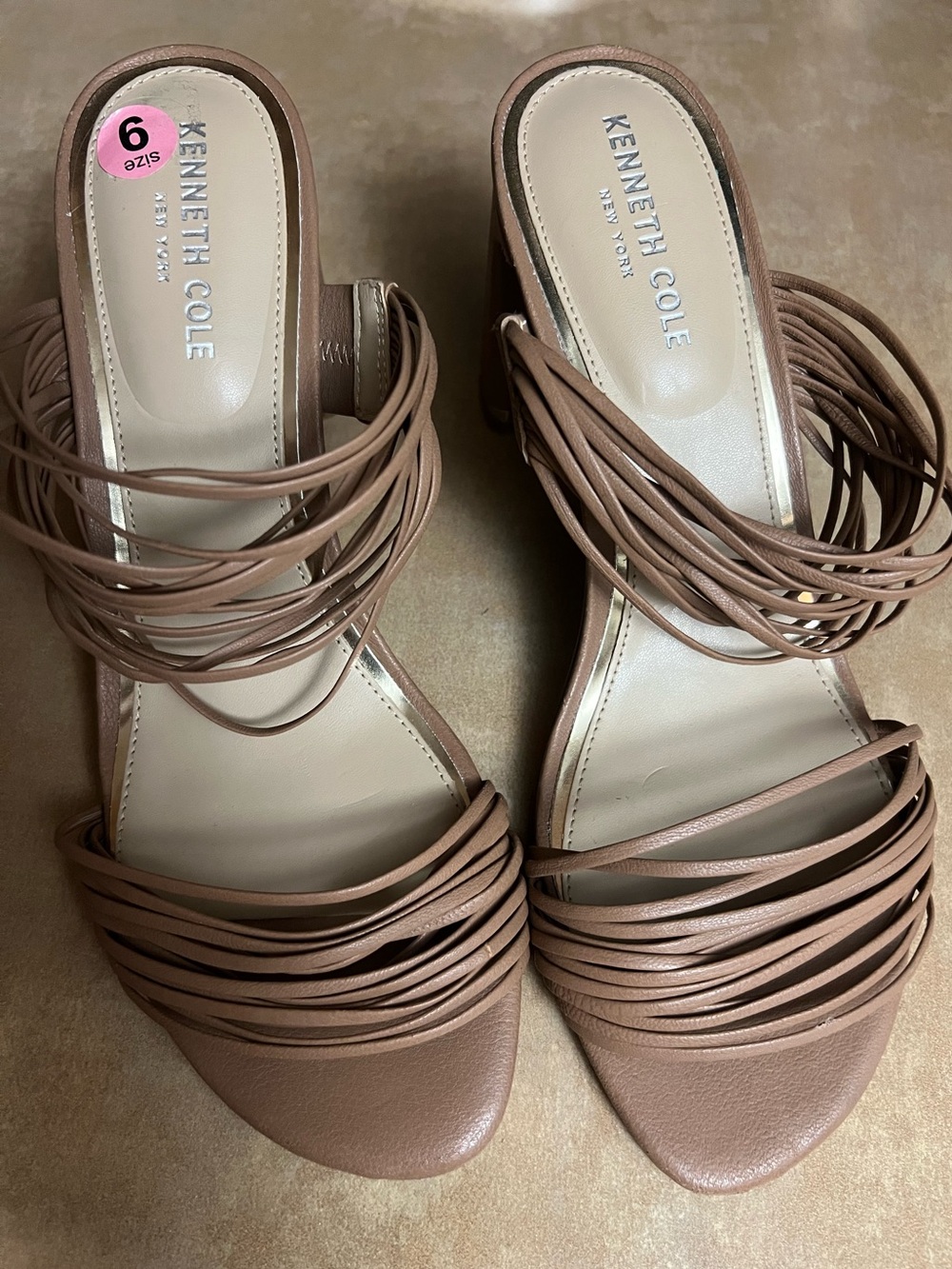 Kenneth Cole Amelia Flare Strappy Sandal Sz 9